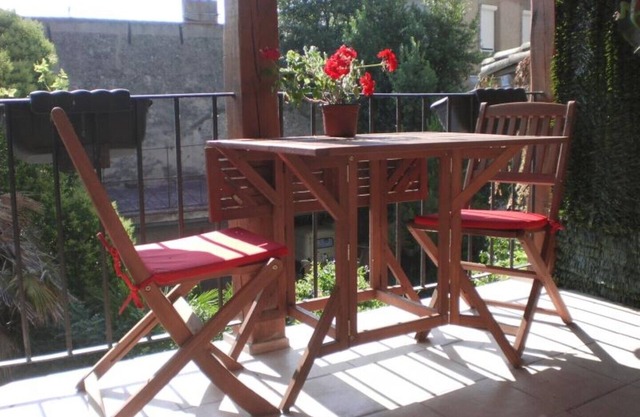 apartment 2 (grenache) sleeps 4 (6)