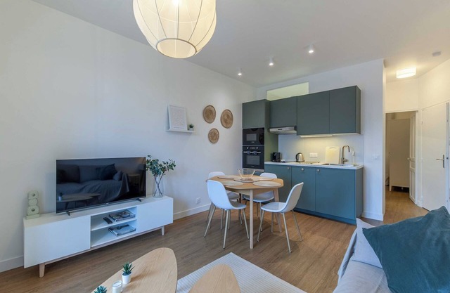Apartment 4 people w/balcony 500m from the beach