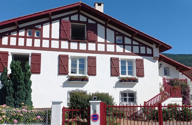 APARTMENT 5 PERSONS (2*) 200m FROM THE TOURIST CENTER