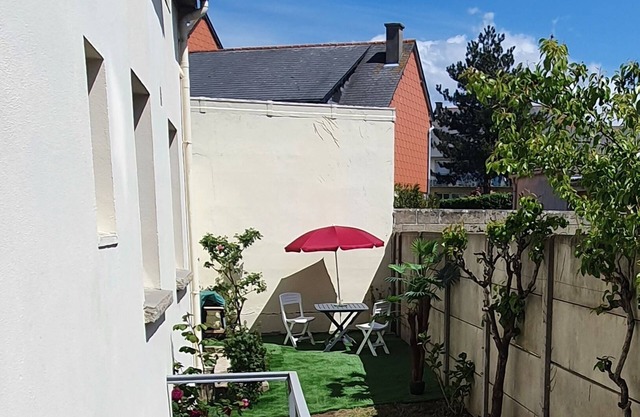 Apartment 60 m² with small garden 400m from a beach