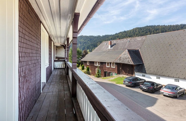 Apartment '7' with Mountain View, Balcony and Wi-Fi