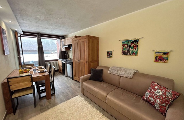Apartment 93