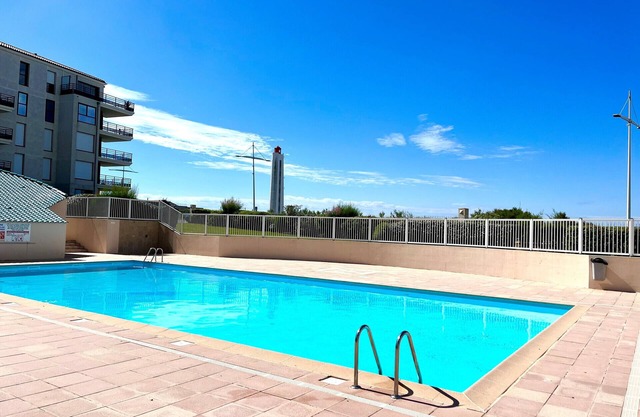 Apartment a stone's throw from the wild Chaume coast