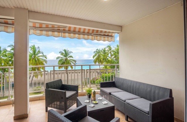 Apartment Alizés - Sea view & Direct beach access