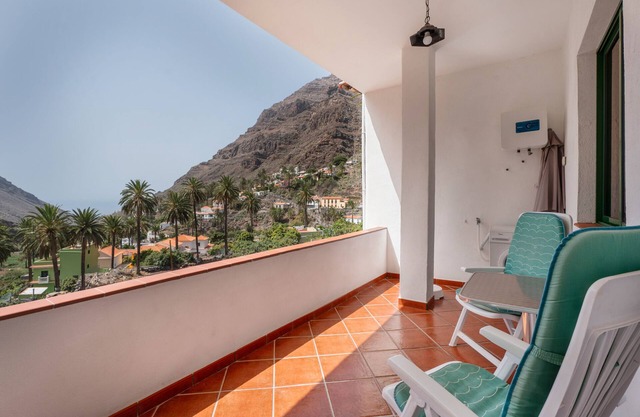 Apartment 'Apartamento Nayara C' with Sea View, Shared Terrace and Wi-Fi