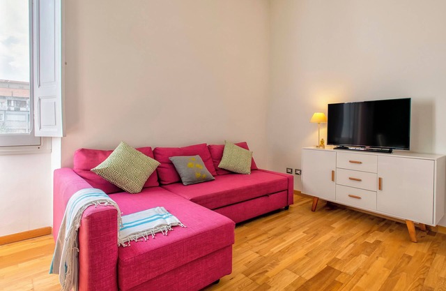 Apartment 'Appartamento Jolanda Centrale' with Wi-Fi and Air Conditioning