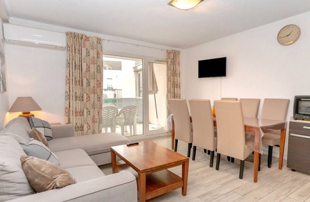 Apartment 'Appartement Aix Les Bains' with Mountain View, Private Terrace and Air Conditioning
