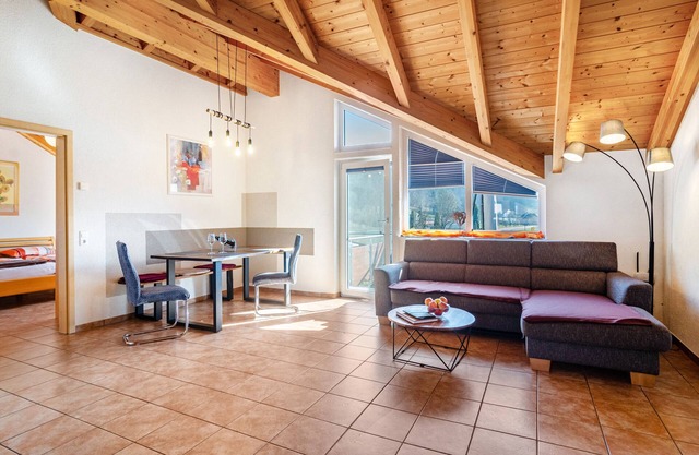 Apartment 'Baumkrone' with Shared Garden, Balcony and Wi-Fi