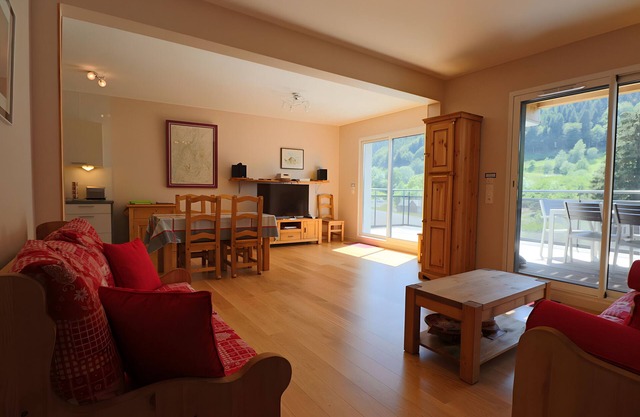 Apartment 'C5 - La Montille' with Mountain View