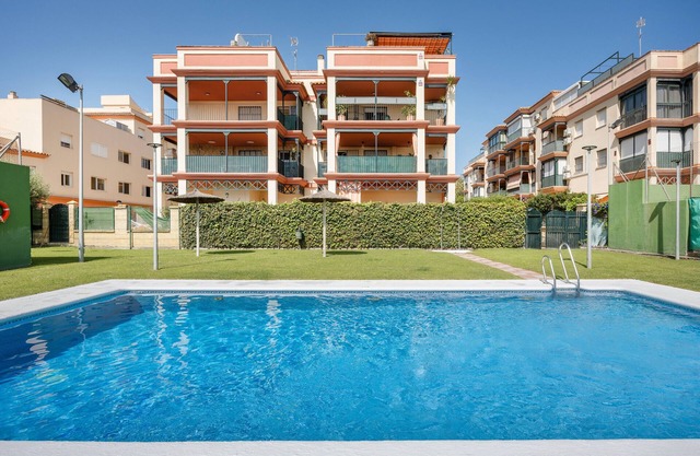 Apartment 'Camaleón 7' with Shared Pool, Private Terrace and Air Conditioning