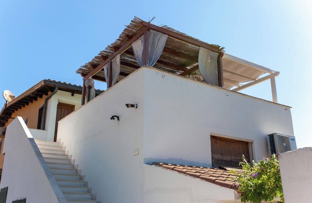 Apartment Casa Euforbia near the Beach with A/C, Shared Terrace & Balcony
