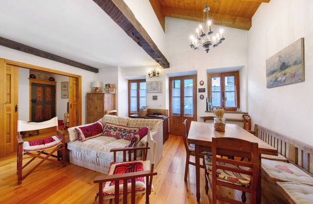 Apartment 'Casa San Giovanni 1 A Vinigo' with Mountain View, Private Terrace and Wi-Fi
