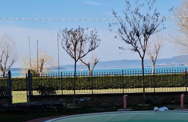 Apartment 'Casa Torricella Sul Lago Trasimeno' with Lake View, Wi-Fi and Air Conditioning