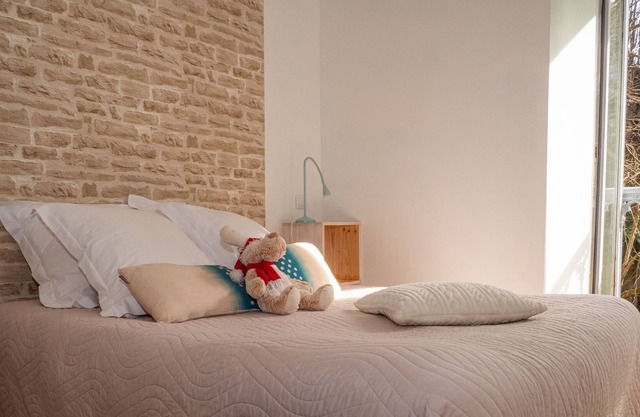 Apartment-Comfort-Private Bathroom-Park view-CLEVACANCES