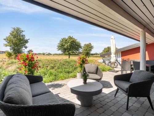 Apartment Cornelia - 6km from the sea by Interhome