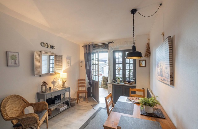 Apartment 'Duplex Cosy - Bord Ardèche' with Private Terrace, Balcony and Wi-Fi