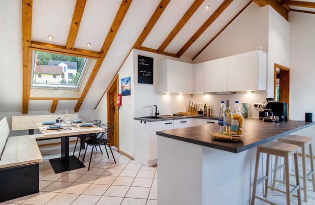 Apartment 'Enjoy Mal' with Shared Garden, Balcony and Wi-Fi