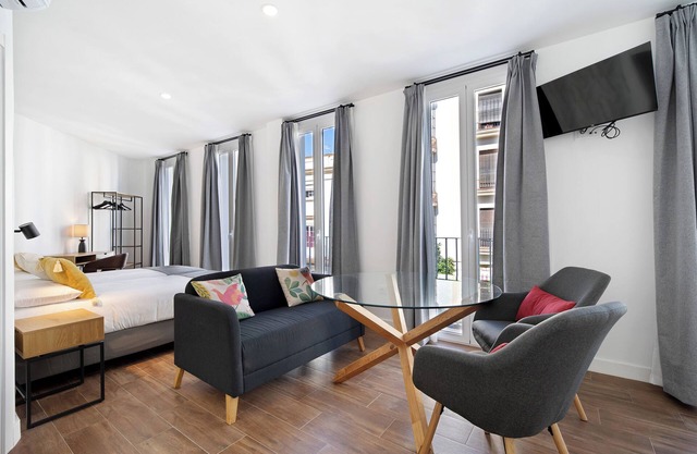 Apartment 'Casa Milano 1' with Balcony, Wi-Fi and Air Conditioning