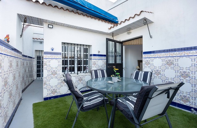 Apartment 'La Rosa De Oro' with Private Terrace, Wi-Fi and Air Conditioning