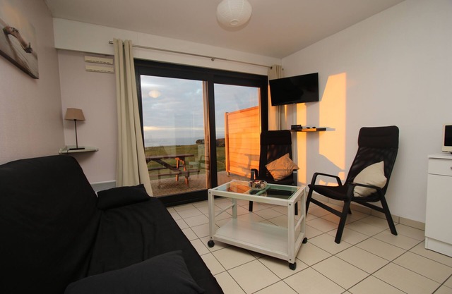 Apartment facing the sea residence "The Natural" House, Wifi, Private parking
