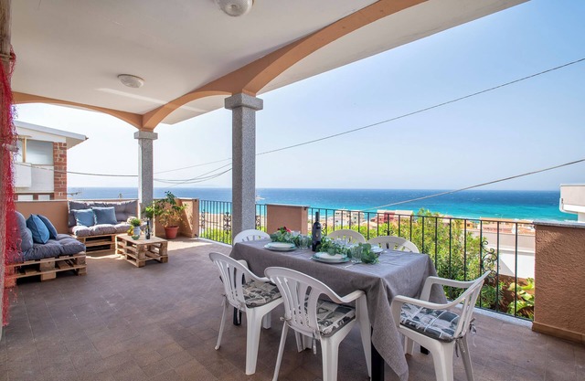 Apartment 'Family Beach' with Sea View and Private Terrace