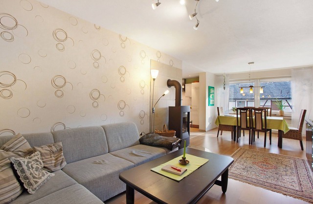 Apartment 'Ferienwohnung Königshof 2' with Shared Garden and Wi-Fi