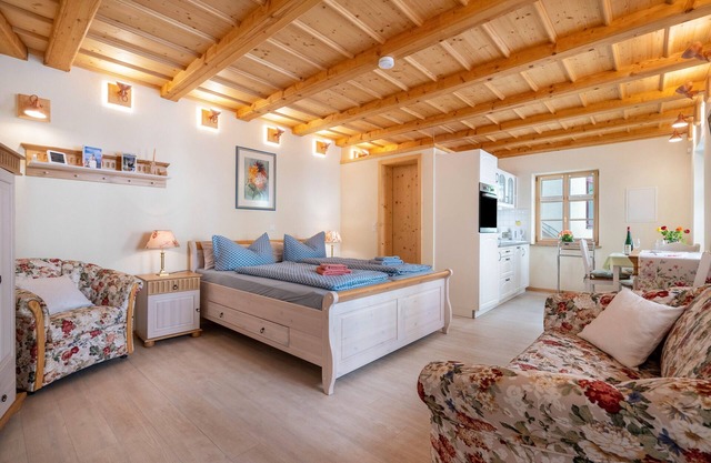 Apartment 'Ferienwohnung 1 - Altstadtidyll' with Shared Terrace, Shared Garden and Wi-Fi