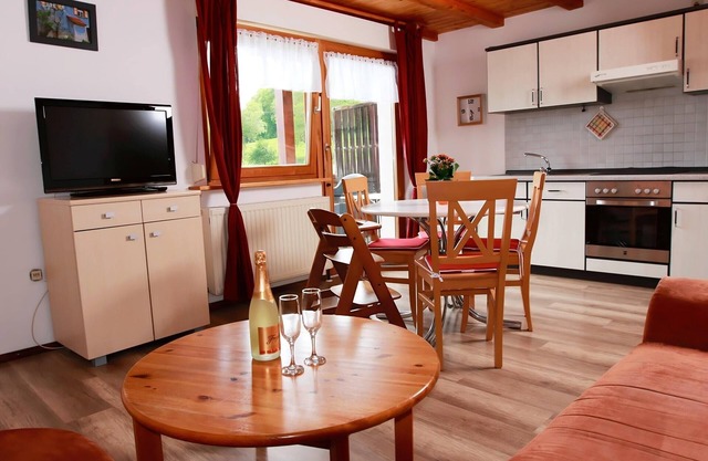 Apartment 'Ferienwohnung 2, 60 Qm' with Shared Garden, Balcony and Wi-Fi