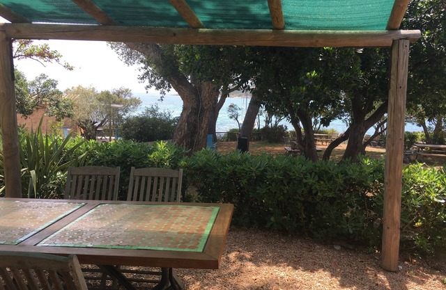 Apartment for 4 people on the ground floor, sea view, direct access to the beach