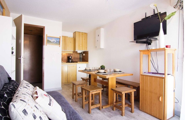 Apartment for 6, near slopes, parking, Pla d'Adet