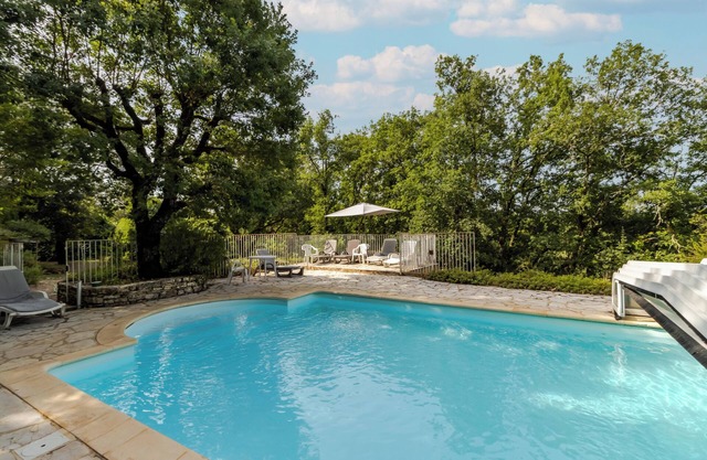 Apartment 'Lalande' with Shared Pool, Shared Terrace and Wi-Fi