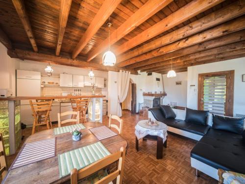 Apartment in Darney with Meadow Views, cleaning included