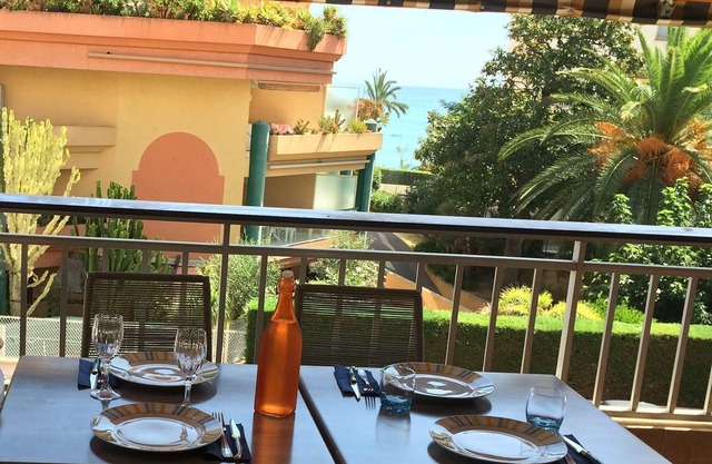 APARTMENT 6 pers 150m SEASIDE SEA LARGE TERRACE SEA VIEW PARKING