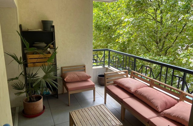 Apartment with terrace near Montmartre