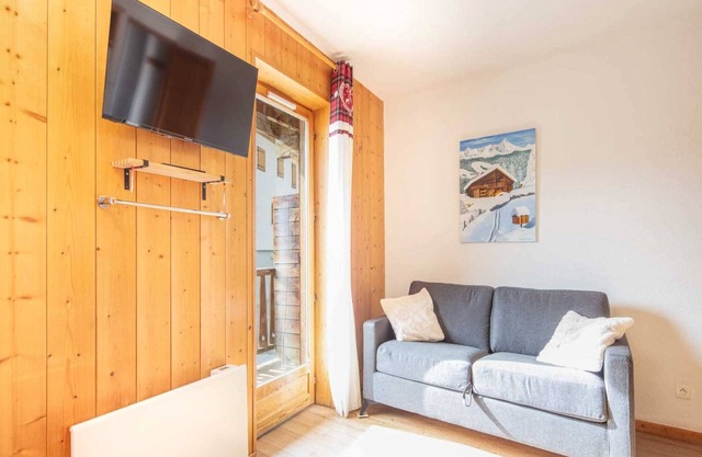 Apartment in Saint-Sorlin near Ski Resort