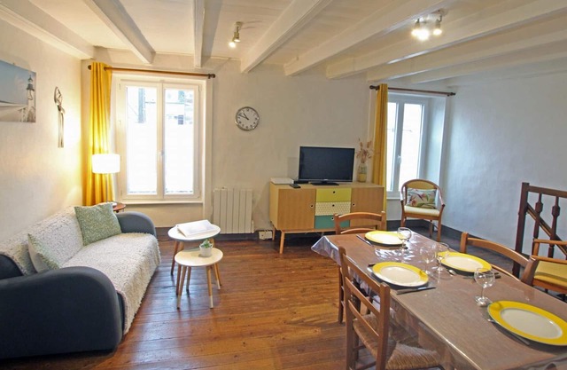 Apartment Saint-Vaast-la-Hougue, 2 bedrooms, 4 persons