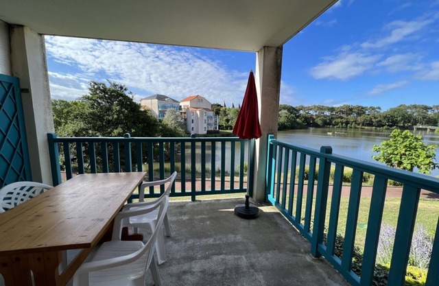 Apartment 'Le Soleil' with Lake View, Shared Pool
