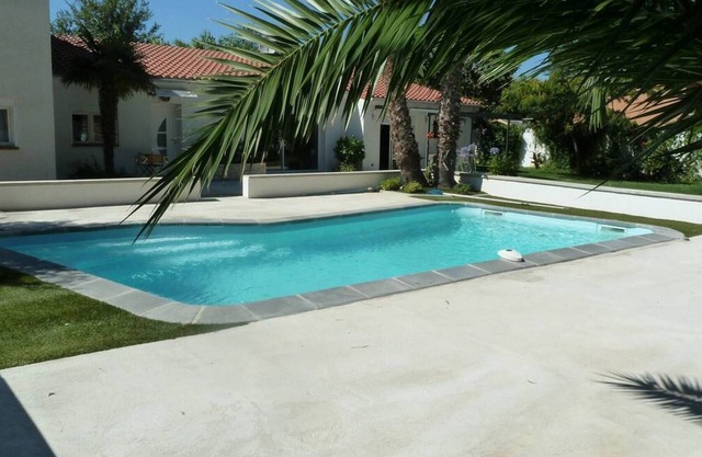 Apartment 'Gite Pour Couple Et 1 Enfant' with Mountain View, Wi-Fi and Air Conditioning