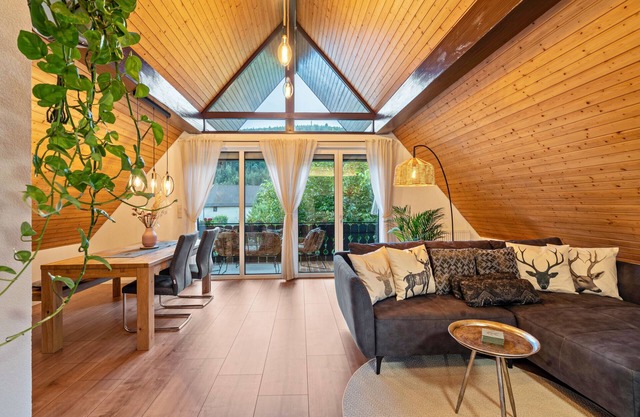 Apartment 'Goldener Hirsch' with Mountain View, Balcony and Wi-Fi