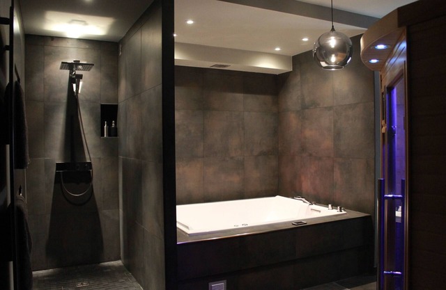 Apartment-Honeymoon-Whirlpool bath-Courtyard view