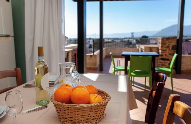Apartment "Hora Vona" with Sea View, Terrace & Wi-Fi