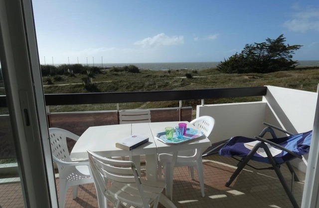 Apartment in Notre-Dame-de-Monts, balcony, parking, beach access