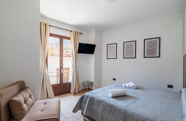 Apartment 'Il Filo Azzurro 2' with Sea View, Wi-Fi and Air Conditioning