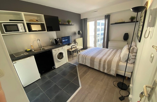 Apartment in Courbevoie
