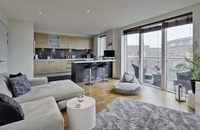 Apartment in Walton-On-Thames - King Bed