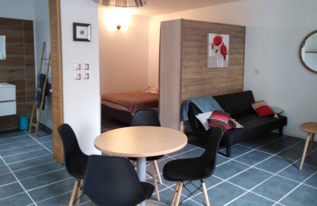 apartment in green surroundings, between Toulouse and the Pyrenees