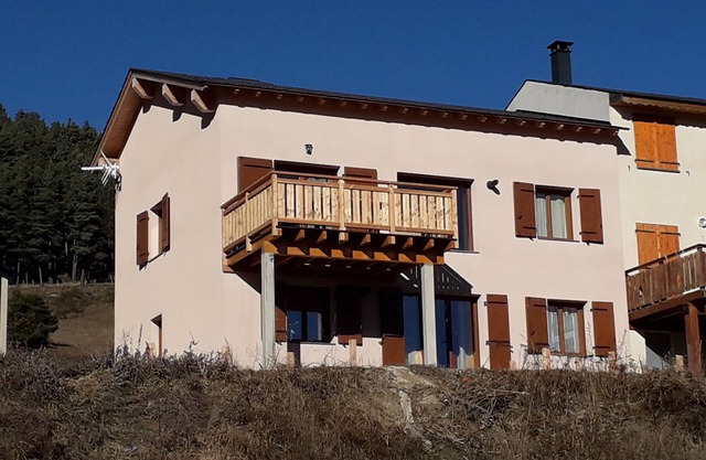 Apartment in mountain house sleeps 4 to 6