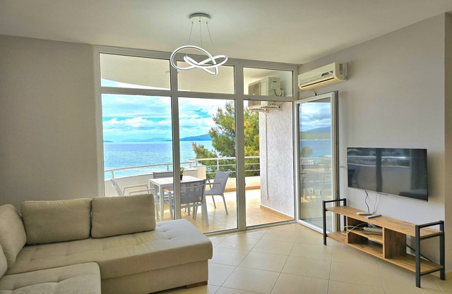Apartment in Saranda with Stunning Sea Views