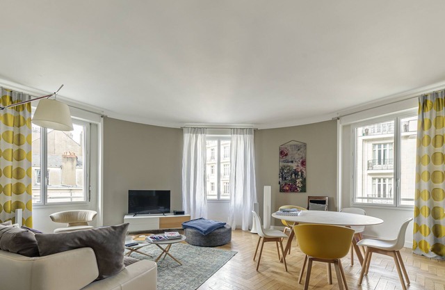 Apartment in the 17th district, ideal for a single person or a couple