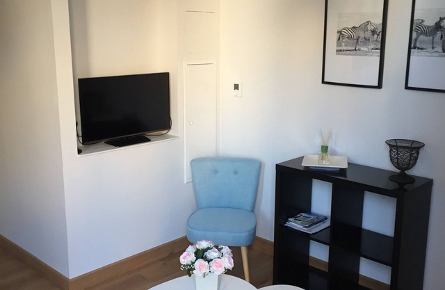 Apartment in the heart of town in DRC T2 renovated by architect, air conditioned, quiet.